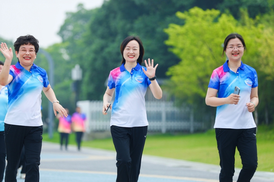 1684720699837575orHB.jpg 青春活力照片3.jpg